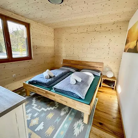 別荘 Zweistoeckiges Natur-holzhaus Mit Berg- & Seesicht Horgenzell