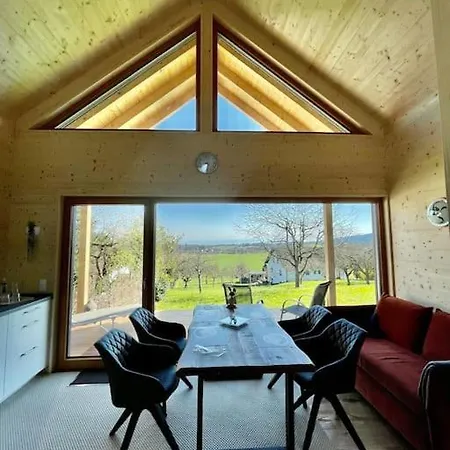 別荘 Zweistoeckiges Natur-holzhaus Mit Berg- & Seesicht Horgenzell