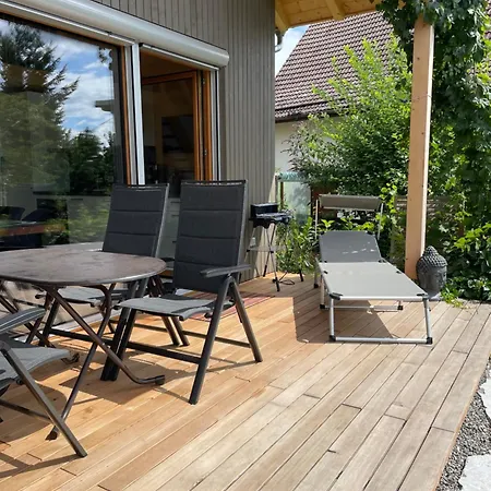 Zweistoeckiges Natur-holzhaus Mit Berg- & Seesicht Holiday home *